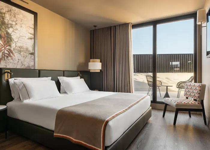 Dorma Essenzia Porto 4* פורטו