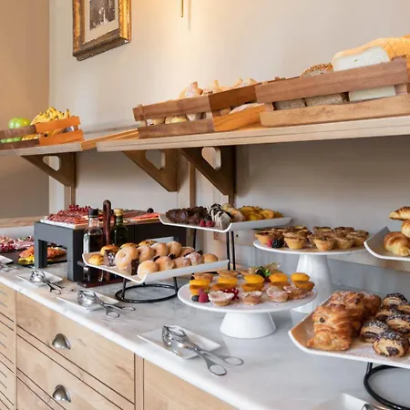 Exe Essenzia Hotel 4*