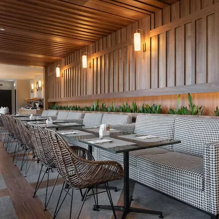 Hotel Exe Essenzia 4*